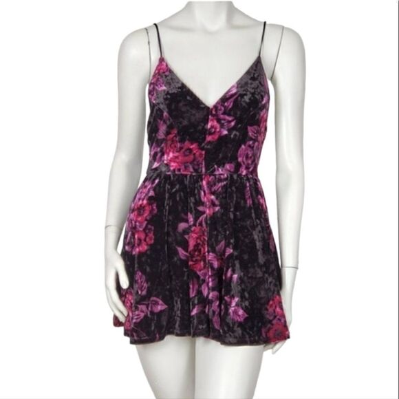 T•I•M•I•N•G   Short Shorts Jumpsuit Velvet Floral Print - Picture 1 of 6